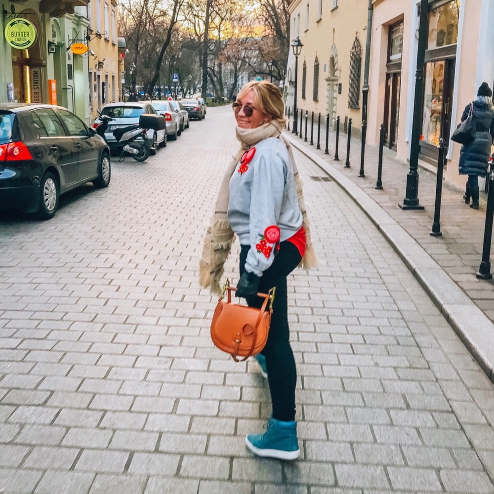 Meet your Posher, Julia